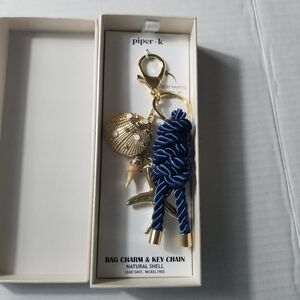 NWT PIPER K GOLD AND BLUE NATURAL SHELL BAG CHARM & KEY CHAIN